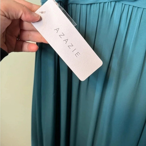 AZAZI NWT LONG WOMANS FORMAL DRESS - Picture 12 of 13